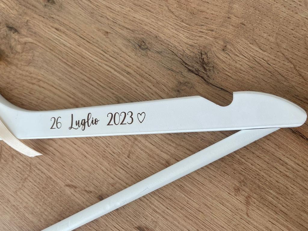 kleiderbügel bridetribe, graviert