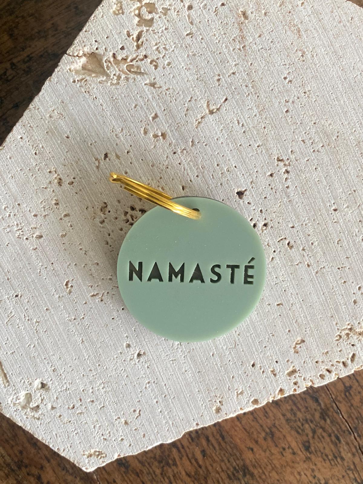 namasté schlüsselanhänger mint