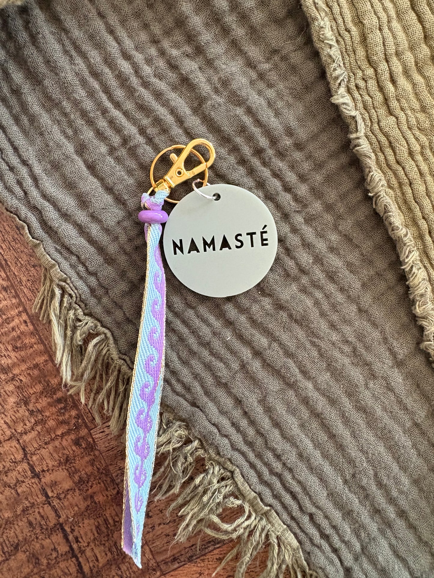 schlüsselanhänger hippie namasté